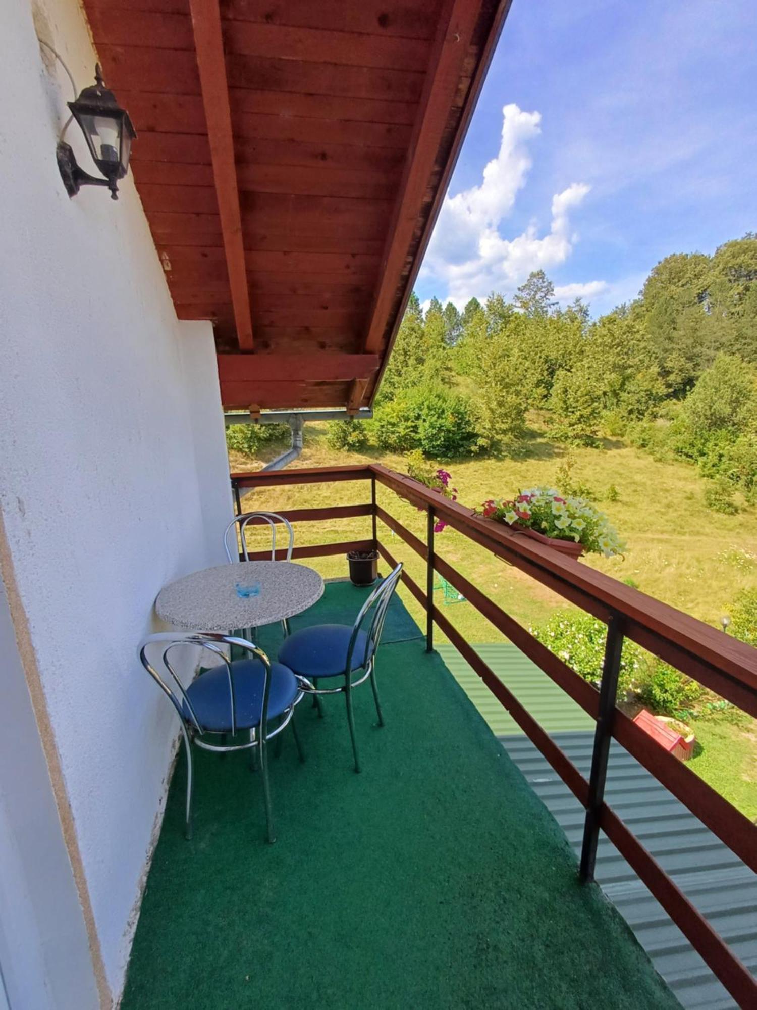 Apartman Denis Una Luzine Exterior foto