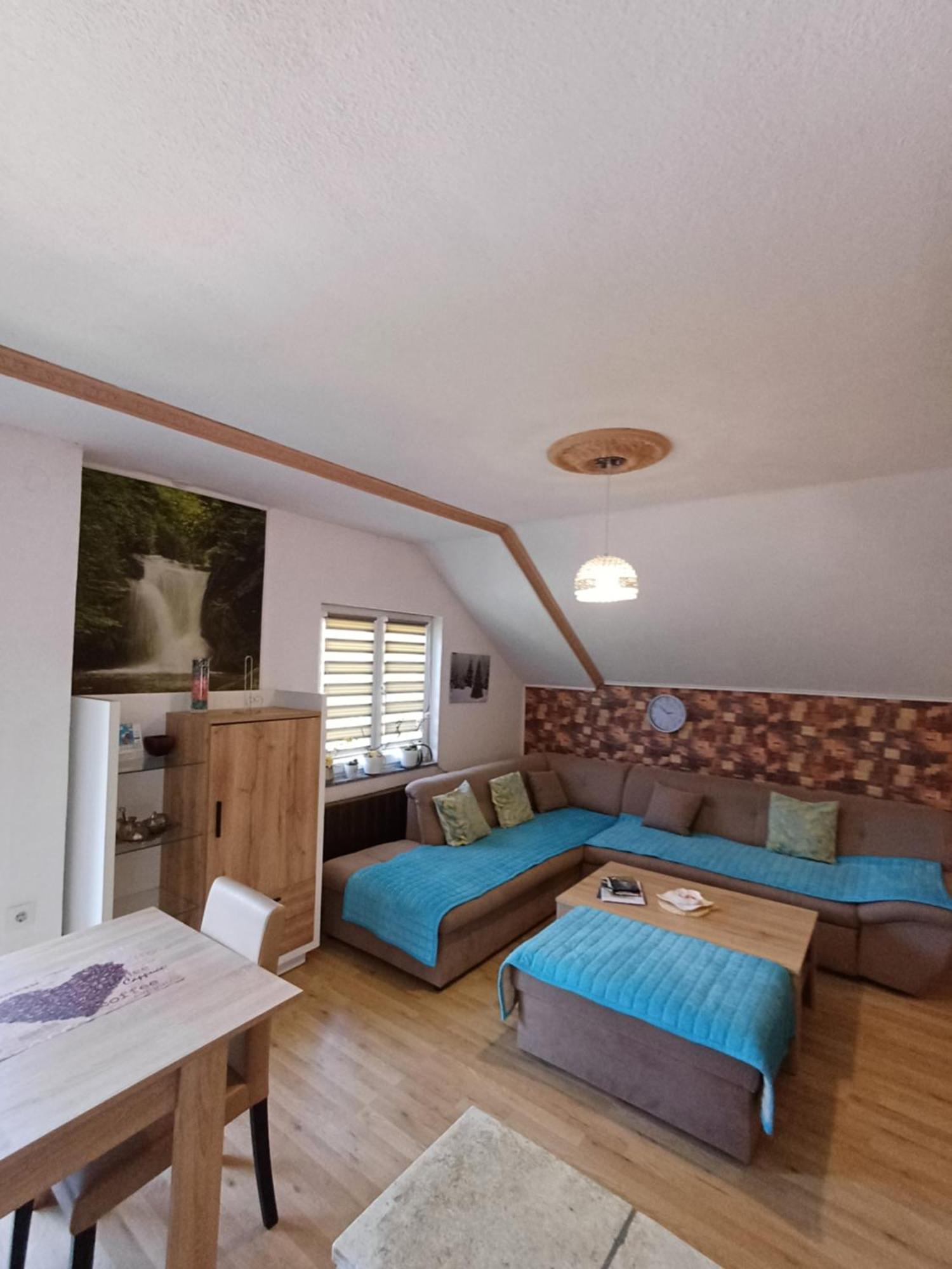 Apartman Denis Una Luzine Exterior foto