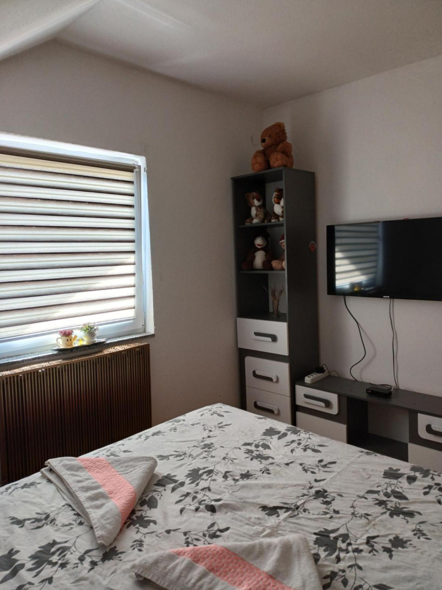 Apartman Denis Una Luzine Exterior foto