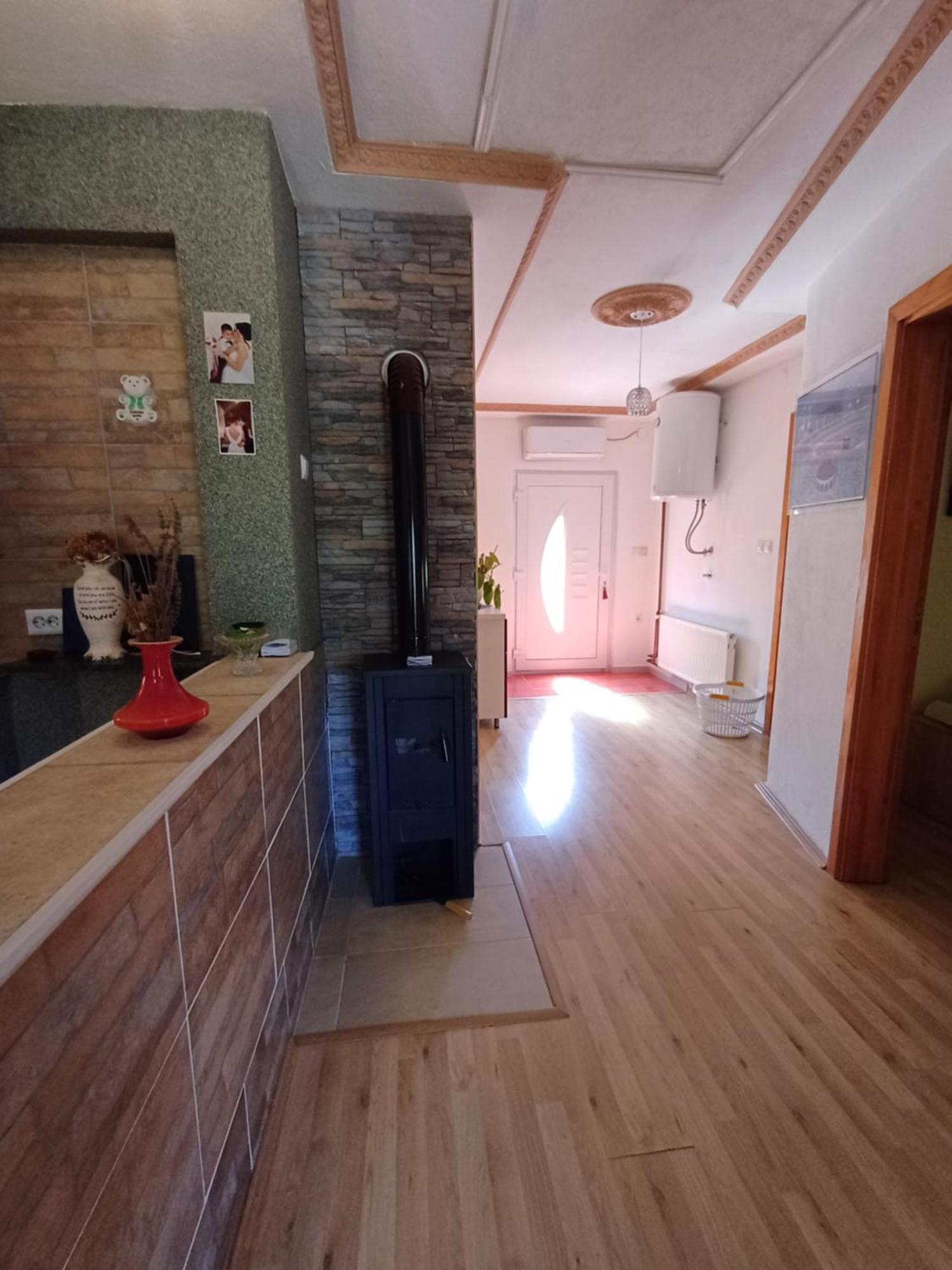 Apartman Denis Una Luzine Exterior foto