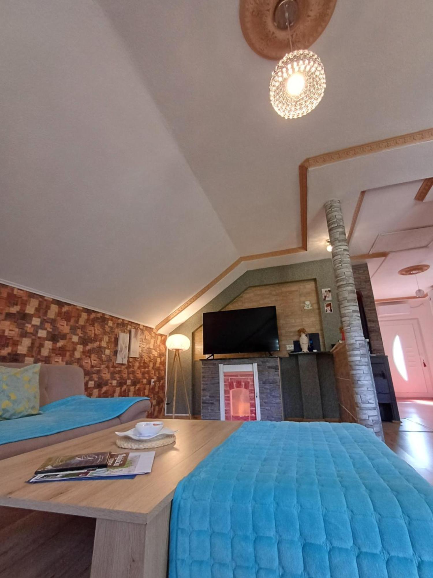 Apartman Denis Una Luzine Exterior foto